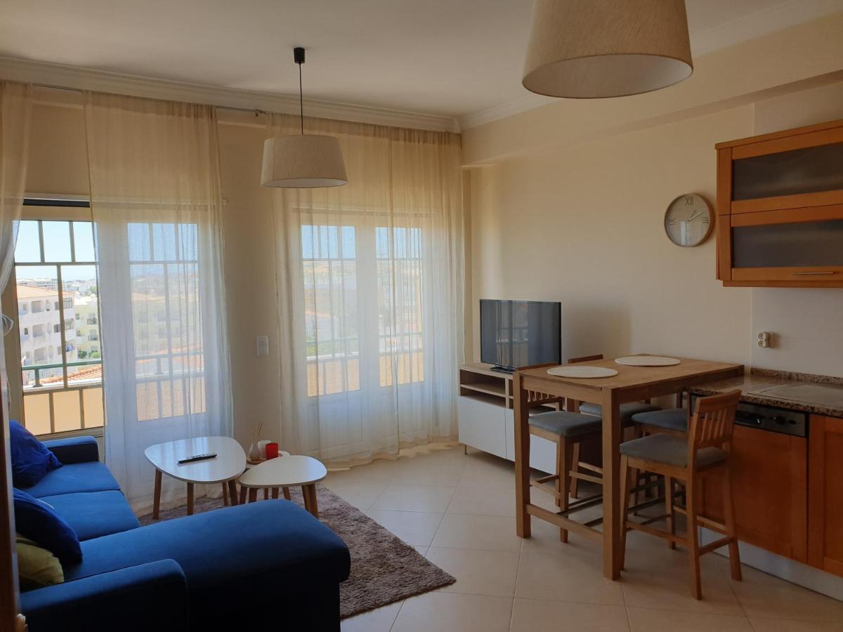 Oura Beach T1 Apartment Coral , Close To The Strip, Swimming Pool, Wi Fi, A/C Albufeira Dış mekan fotoğraf
