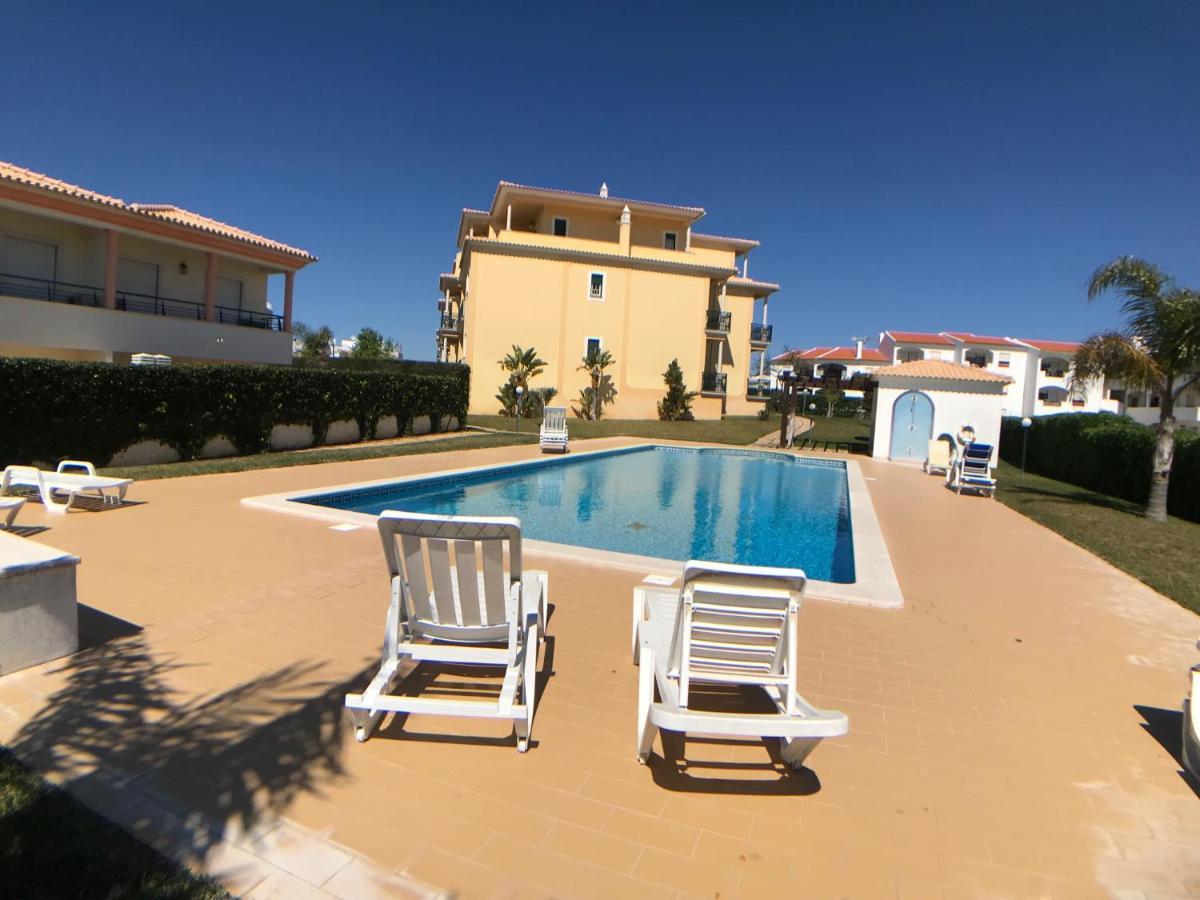 Oura Beach T1 Apartment Coral , Close To The Strip, Swimming Pool, Wi Fi, A/C Albufeira Dış mekan fotoğraf
